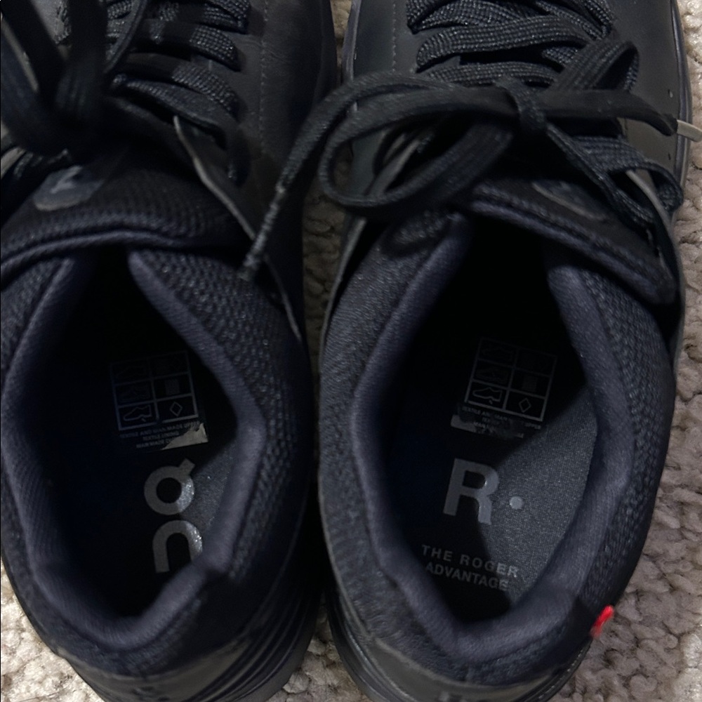 The Roger ON Womens Black Speedboard cloudtec Sneakers- Brand New - Picture 7 of 7